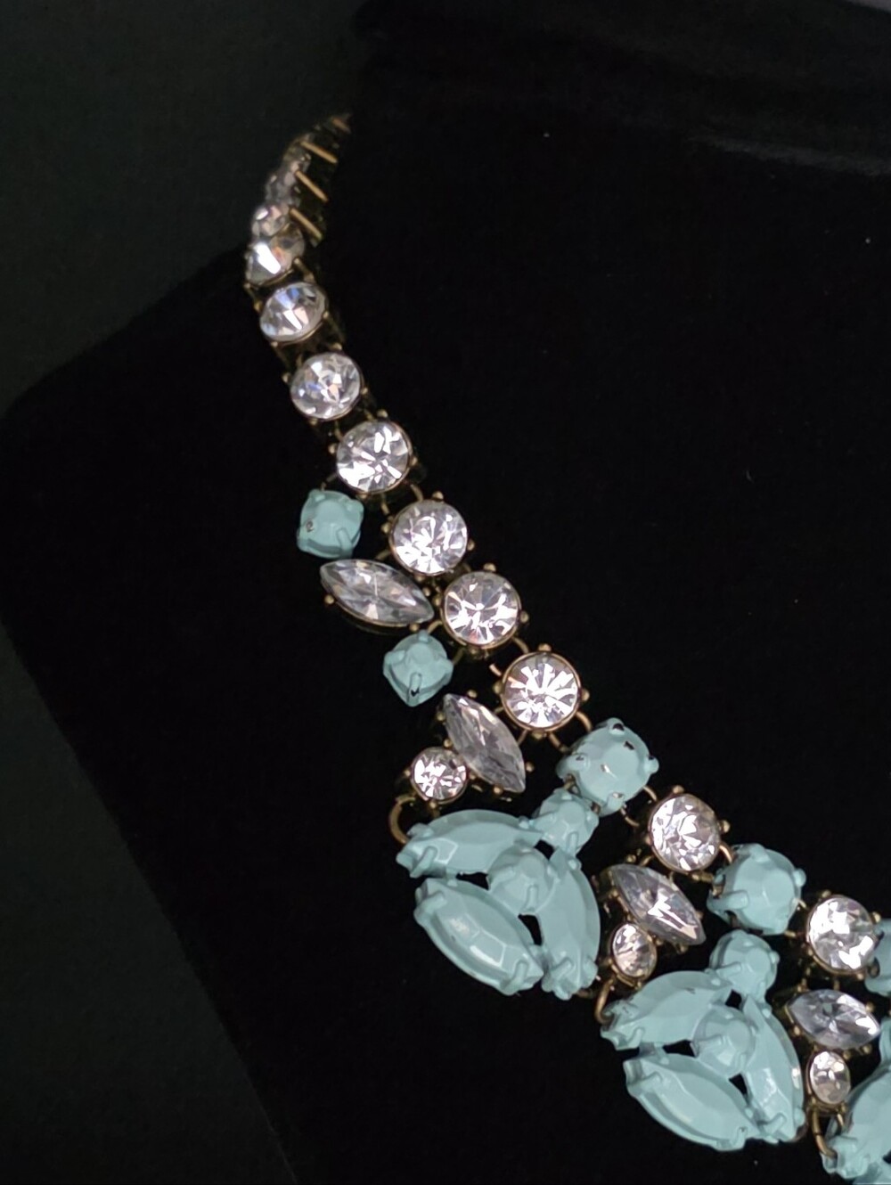 Sarah Templeman Camille Rhinestone Turquoise Enamel Bumblebee Statement Necklace - Picture 12 of 12